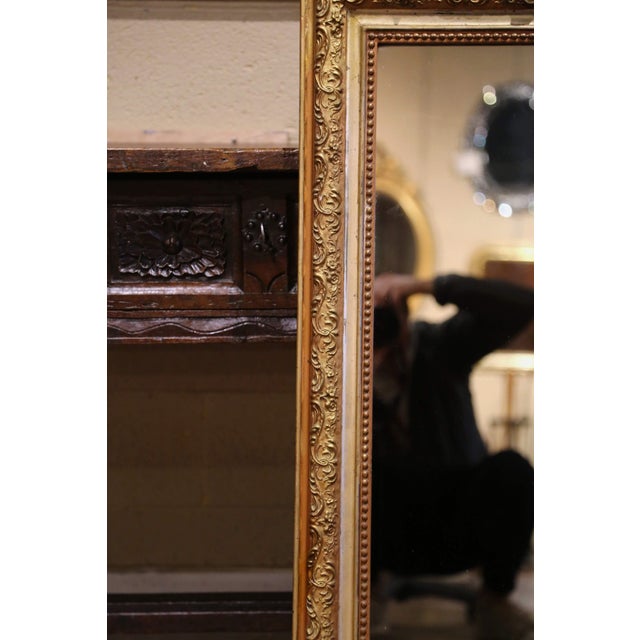 19th Century French Louis XV Carved Giltwood Mirror With Foliate Shell Motif For Sale - Image 4 of 8