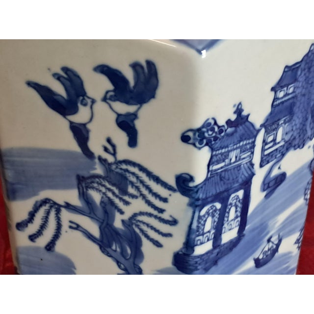 1970s Mid-Century Modern Hexagon Blue Willow Ginger Lidded Jar For Sale - Image 15 of 18