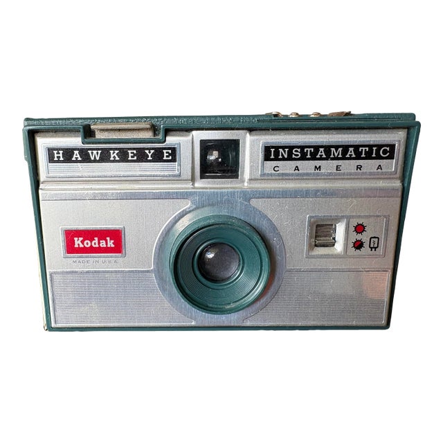 Vintage Kodak Hawkeye Instamatic Camera – Mid Century American Film Camera in Sage Green & Cream For Sale