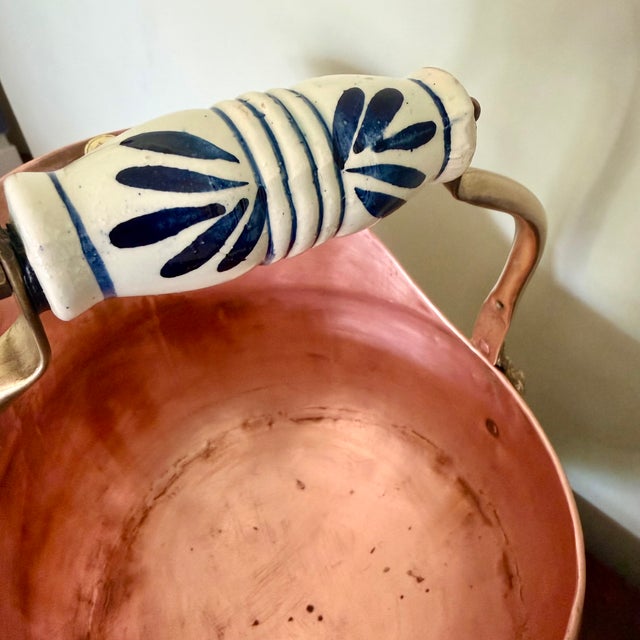 Copper and Brass Helmet Coal Scuttle | Delft Handles and Lion Mounts For Sale - Image 13 of 17