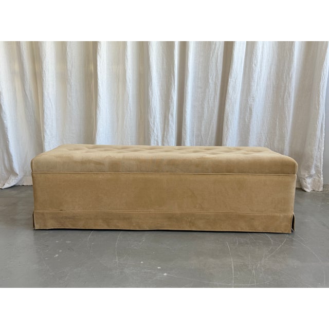 2000 - 2009 Modern Beige Bench with Azure Buttons, Italy, 2000s For Sale - Image 5 of 18