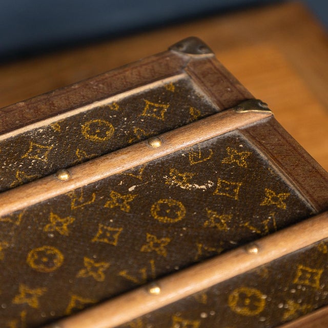 1910s 20th Century Louis Vuitton Malle Fleurs Trunk in Monogram Canvas, France, 1910s For Sale - Image 5 of 18