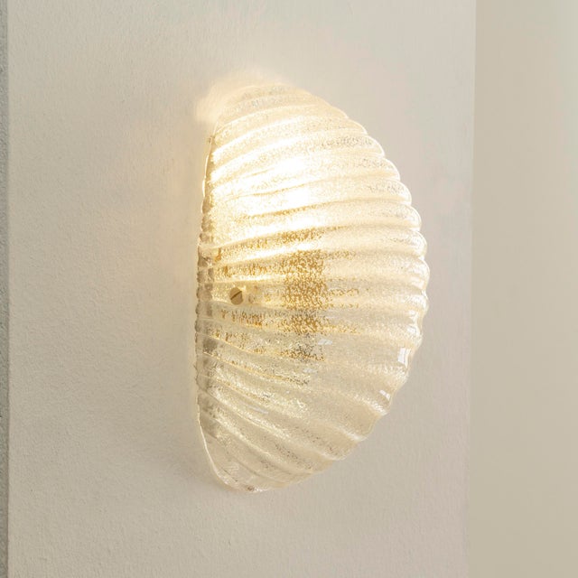 Mid-Century Modern Vintage Italian Wall Light in Murano Glass with Brass Structure, 1990s For Sale - Image 3 of 11