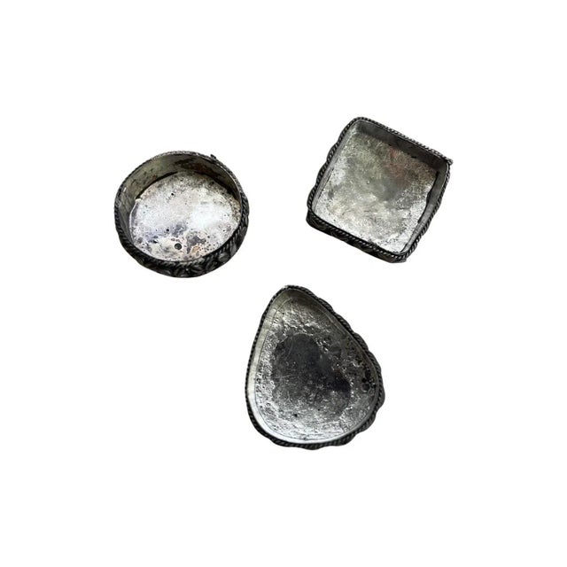 Vintage Asian Mixed Metal Trinket Boxes With Embedded Gem Stones - Set of 3 For Sale In San Diego - Image 6 of 7