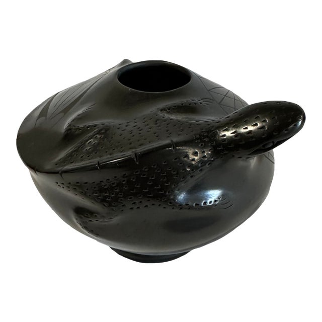 Mata Ortiz Lizard Art Pottery, Mexican Blackware, Paty Quezada Signature, Small Mexican Ceramic Pot Folk Art Bowl For Sale