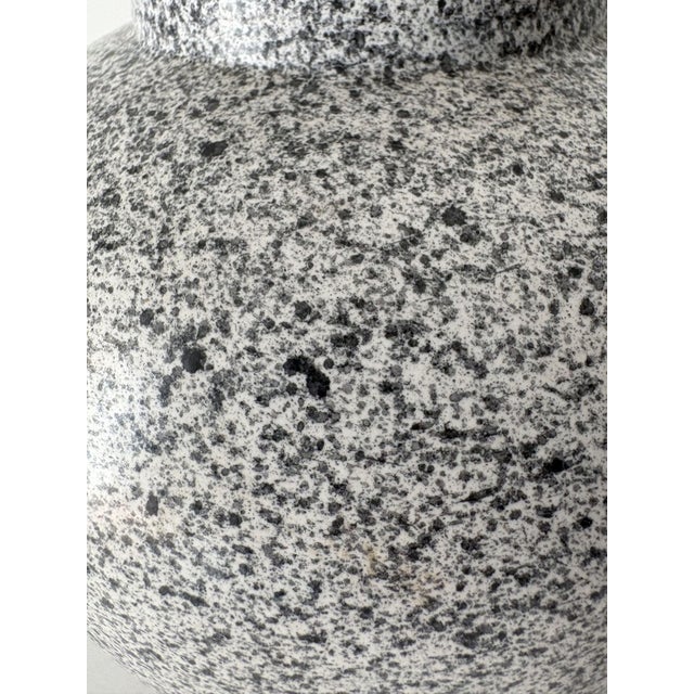 Black 20th Century Postmodern Ceramic Table Lamp, Italy, 1980s For Sale - Image 8 of 15