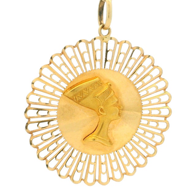 Vintage Italian 18k Gold Nefertiti Egyptian Revival Pendant For Sale