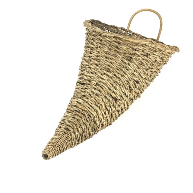 1980s Vintage Horn of Plenty Cornucopia Wicker Straw Basket For Sale - Image 5 of 7