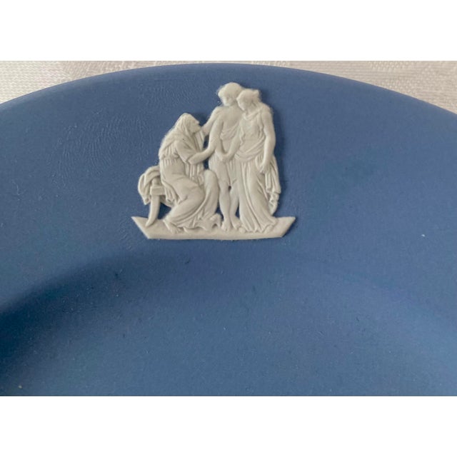 Mid 20th Century Wedgwood Neoclassical Dish Blue With Cream Classic Figures Mid 20th Century Excellent Mint Condition For Sale - Image 5 of 16