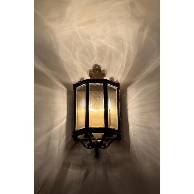 1970s Louis XV Bronze Brass Wall Lanterns in Faceted Glass, Germany, 1970s, Set of 2 For Sale - Image 5 of 18