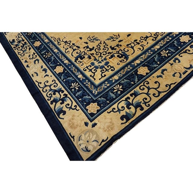 Chinese 1920s Beige Field Vase Classic Greek Key Antique Chinese Peking Knotted Wool Rug For Sale - Image 3 of 10