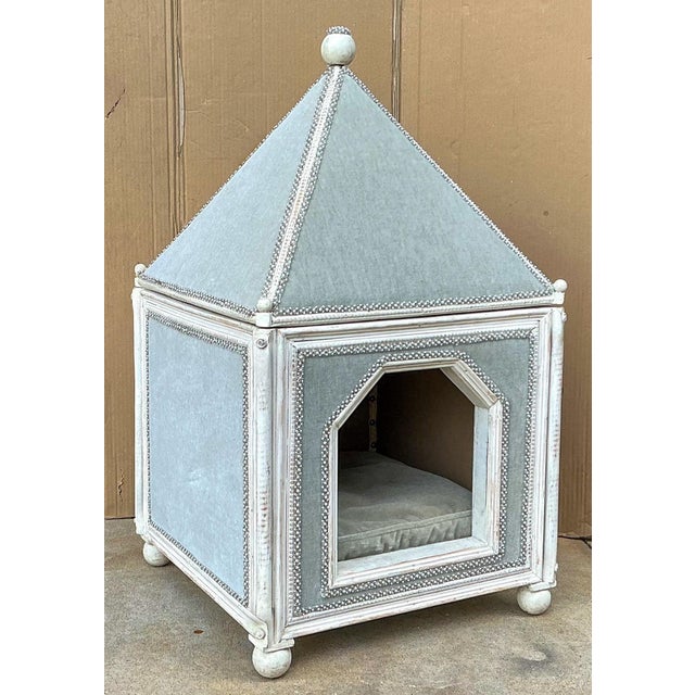 Mid 20th Century French Louis XV Style Royal Painted and Velvet Lined Pet / Dog / Cat House For Sale - Image 5 of 5