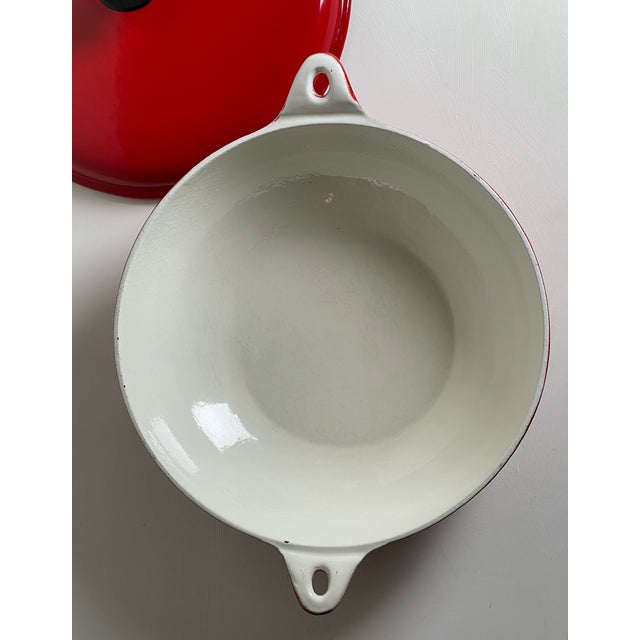 Mid-Century Modern 1960s French Mid Century Modern Enameled Cast Iron Braiser For Sale - Image 3 of 6