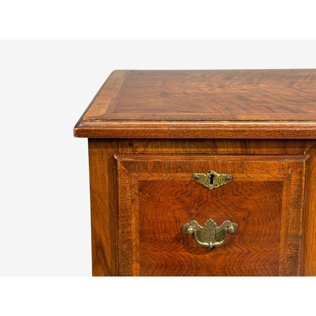 Brown Queen Anne, Lowboy Writing Desk, Crotch Mahogany Veneer, Walnut, England, 19th C. For Sale - Image 8 of 16