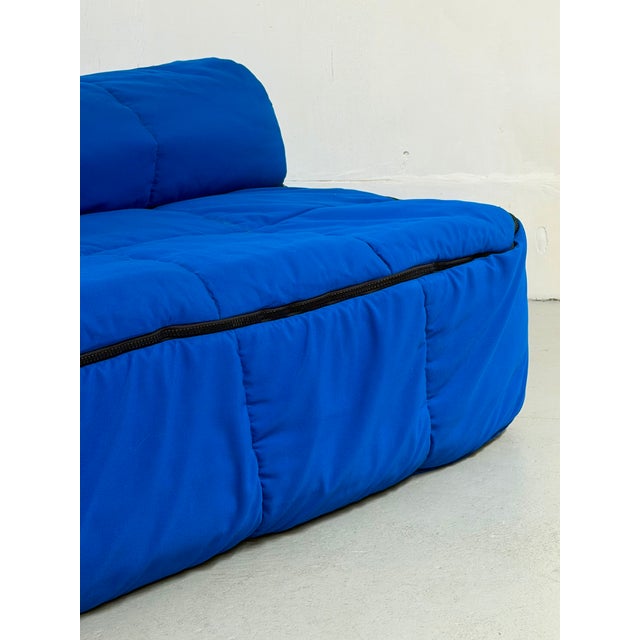 Designed by Cini Boeri for Arflex in 1972, the Strips sofa is a landmark of 1970s Italian design — celebrated for its...