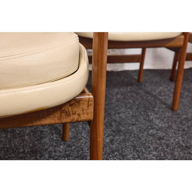 Vintage Dining Armchairs in Walnut and Vinyl Leather from Ib Kofod-Larsen, 1963, Set of 4 For Sale - Image 17 of 18