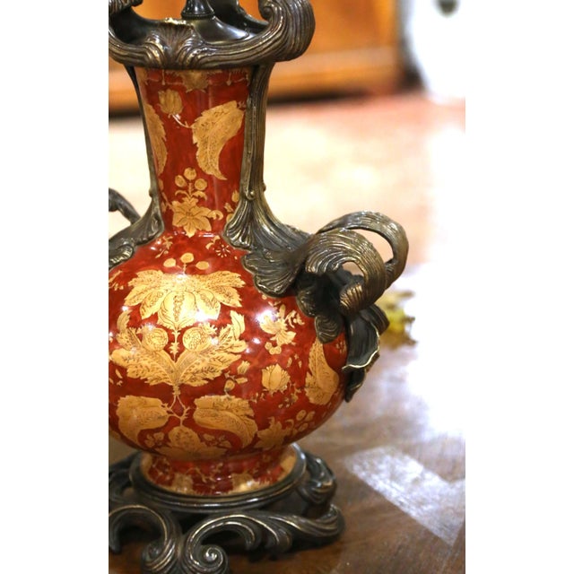 Bronze Pair of Mid-Century French Louis XV Chinese Export Porcelain Bronze Lamps For Sale - Image 8 of 9