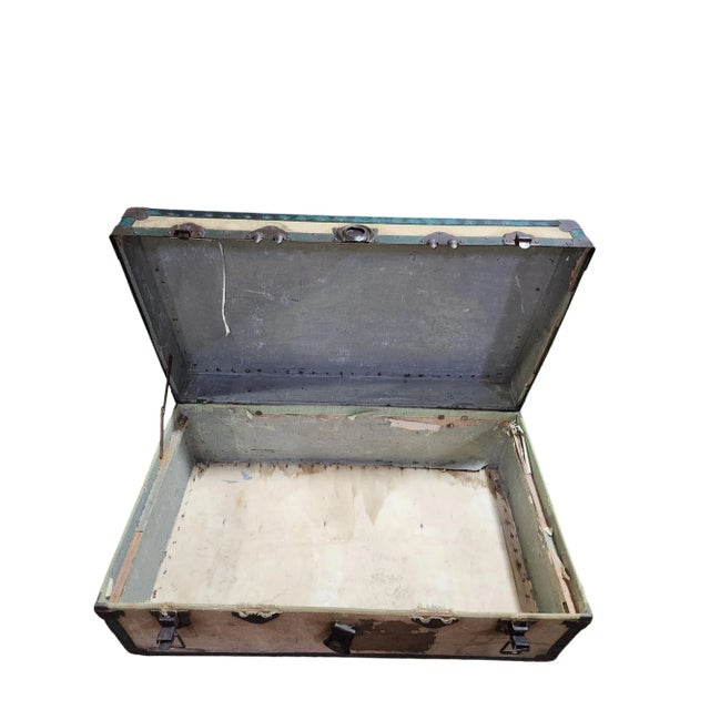 Vintage 1940s Hardshell Steamer Trunk For Sale - Image 4 of 8