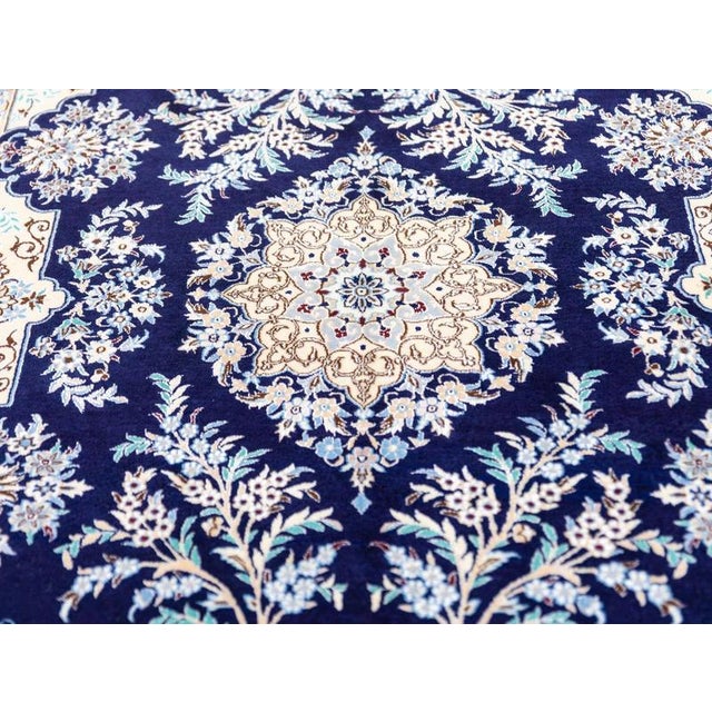 Middle Eastern Rug in Silk and Wool For Sale - Image 5 of 18