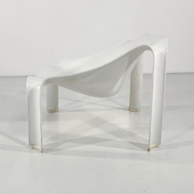 1960s F300 Armchair in Fiberglass by Pierre Paulin for Artifort, 1960s For Sale - Image 5 of 9