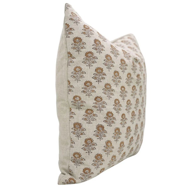 This Fabdivine cushion cover is a perfect blend of tradition and elegance. Crafted from pure linen, it offers a soft,...