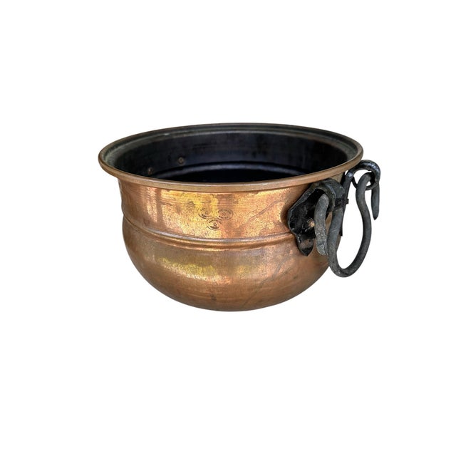 Metal Vintage Turkish Hand-Hammered Copper Cauldron Pot – Gaziantep Asim Kulluk – Wrought Iron Handles For Sale - Image 7 of 7