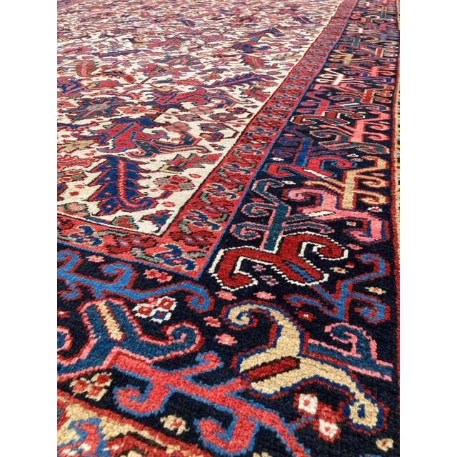 Ivory Vintage Heriz Rug in Wool, 1920s For Sale - Image 8 of 18