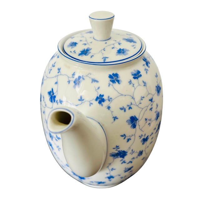 Vintage Arzberg Porcelain Teapot – Blaublüten (Blue Blossom) – Designed by Dr. Hermann Gretsch – German Mid-Century Porcelain For Sale - Image 11 of 14