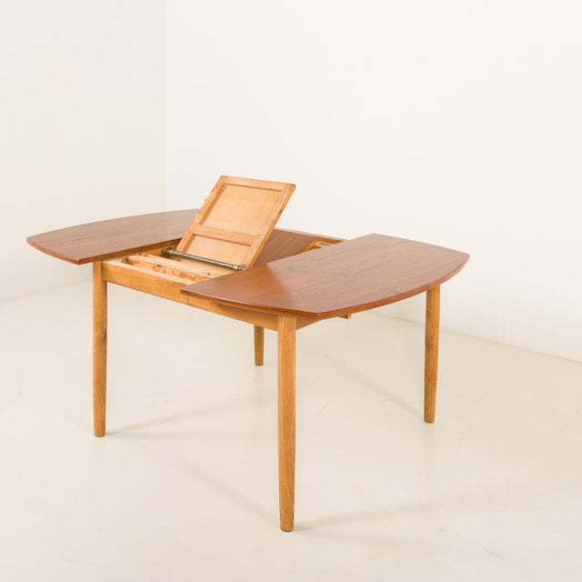 Brown Mid-Century Modern Teak Table with Hidden Leaves by William Watting for Fristho, 1950s For Sale - Image 8 of 18