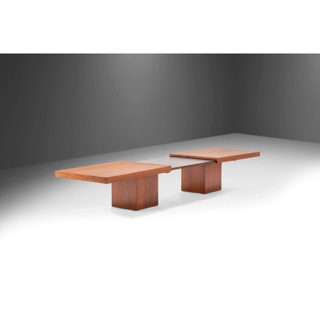 Mid Century Modern Expanding Coffee Table in Walnut & Formica by John Keal for Brown Saltman, USA, circa 1960's For Sale In Orlando - Image 6 of 13