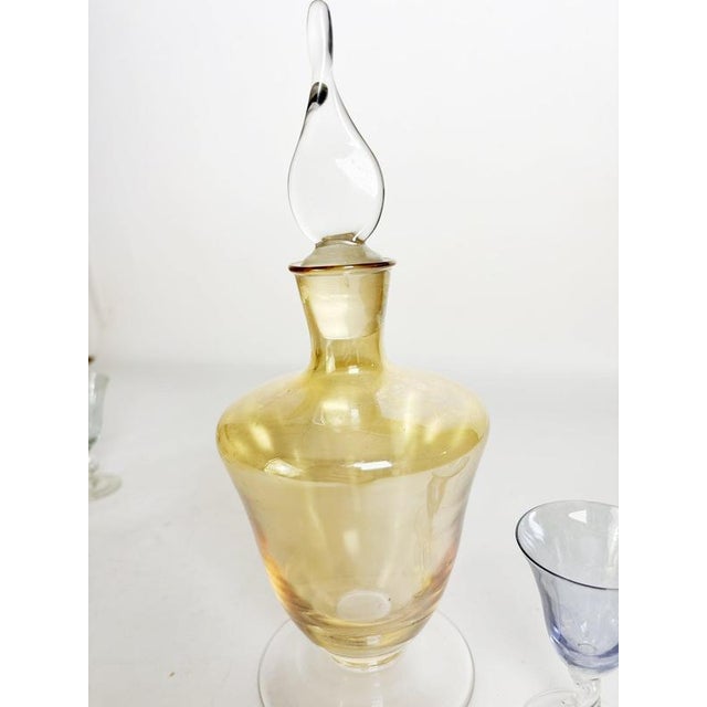20th Century Italian Multicolored Art Glass Carafe and Glasses, Italy, Set of 8 For Sale - Image 11 of 13