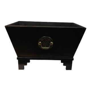 Chinoiserie Lacquered Medallion Planter For Sale
