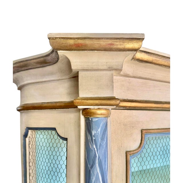 Eggshell 1940s Venetian Style Parcel Gilt Painted Breakfront For Sale - Image 8 of 11