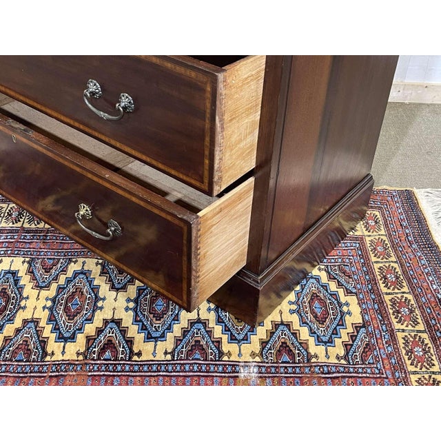 Early 20th Century English Mahogany Chest of Drawers For Sale - Image 9 of 17
