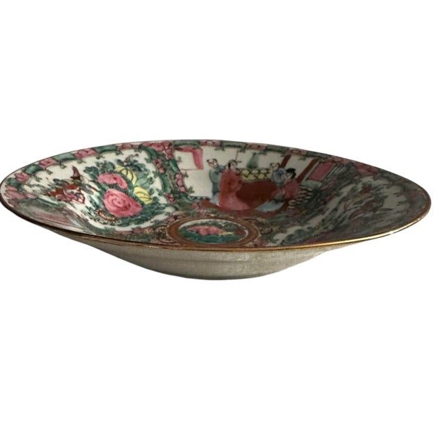 Late 20th Century Chinese Porcelain Rose Medallion Shallow Bowls - Set of 2 For Sale - Image 9 of 10
