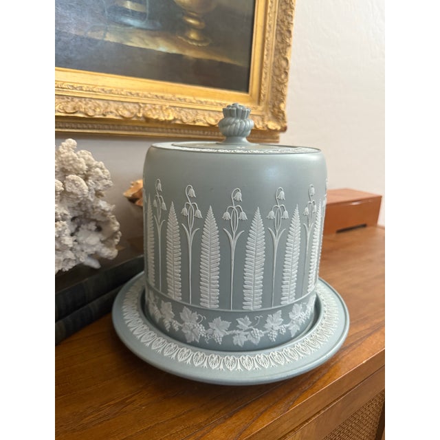 Antique James Dudson Jasperware Cheese Dome With Underplate – Mint Jasperware Relief Stoneware Cloché For Sale In Phoenix - Image 6 of 9