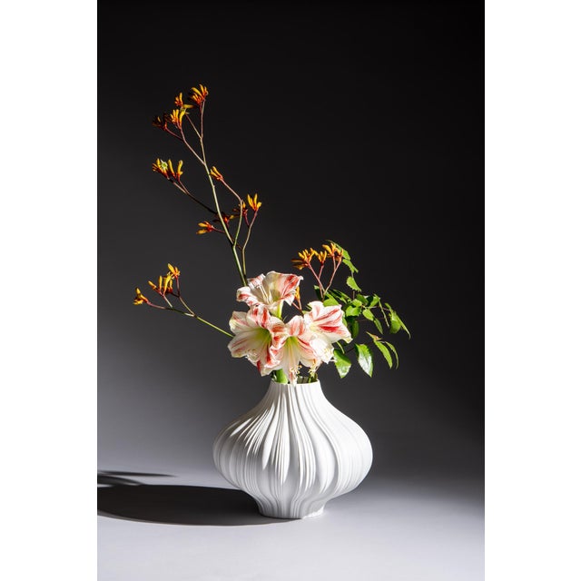 Pleated Matte White Porcelain Vase by Martin Freyer for Rosenthal, 1994 For Sale - Image 10 of 12