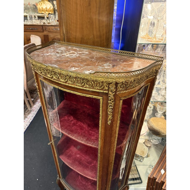 Louis XVI Display Case For Sale - Image 4 of 7