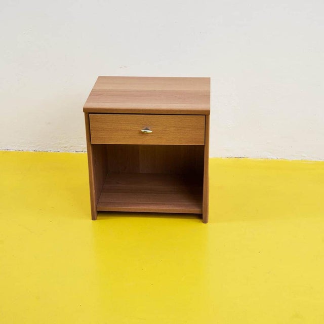 Descrizione Articolo: comodino vintage anni 80 Altezza: 51 Larghezza: 47 Profondità: 36 This piece is attributed to the...