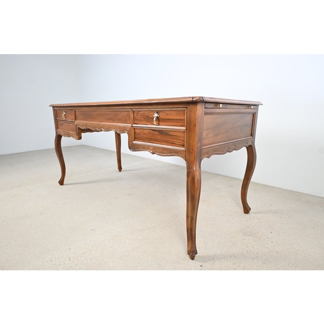 Baker Furniture Style Italian Louis XV Style Rosewood Writing Desk | Newly Refinished For Sale In South Bend - Image 6 of 18