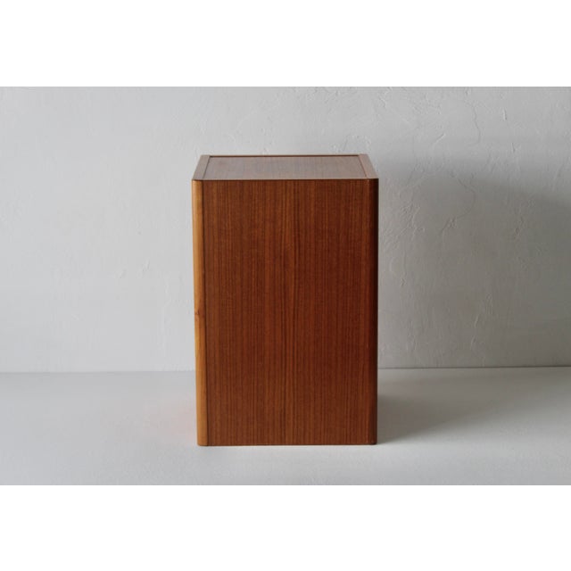 1970s FBJ Møbler Danish Scandinavian Modern Teak Pedestal Plant Stand End Side Table For Sale In Miami - Image 6 of 17