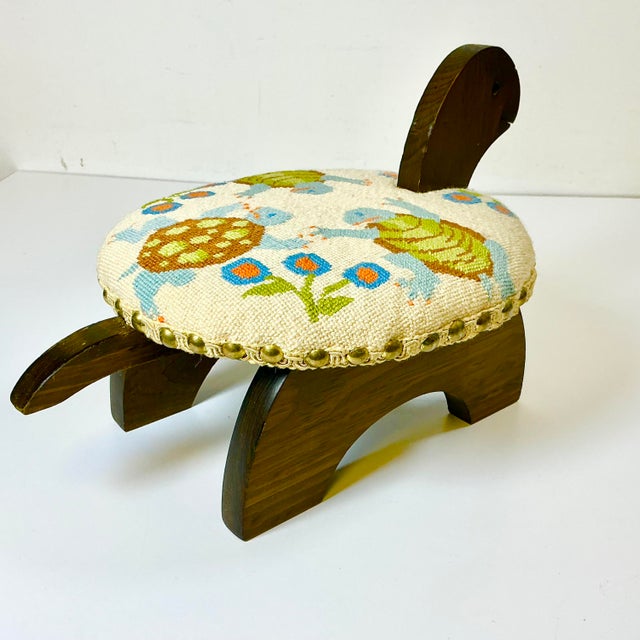 1970s Vintage Arts & Crafts Coastal Folk Art Needlepoint Cushion & Pine Turtle Footstool. For Sale - Image 13 of 16