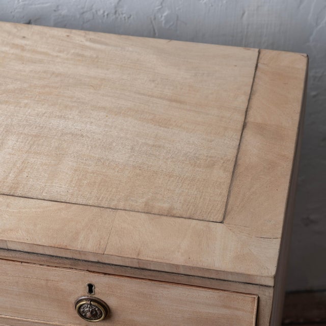 George III Mahogany Chest of Drawers, c.1810 For Sale - Image 10 of 18