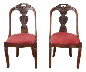 Set of Early 19th Century Dining Chairs in Carved Walnut
