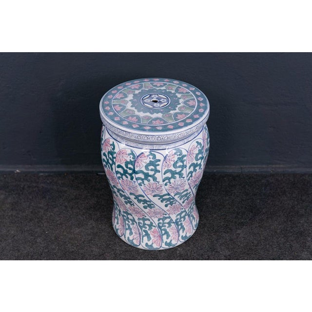 Stool/flower table Epoch & style: Asia, 2nd half of the 20th century Features - made of porcelain - ballustrade-like...