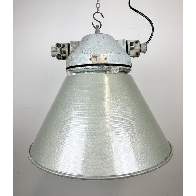 Industrial Explosion Proof Lamp with Aluminium Shade from Elektrosvit, 1970s For Sale - Image 6 of 18