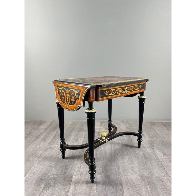 19th Century Napoleon III Writing Table in Marquetry and Gilt Bronze, in Very Good conditions. Designed before 1890