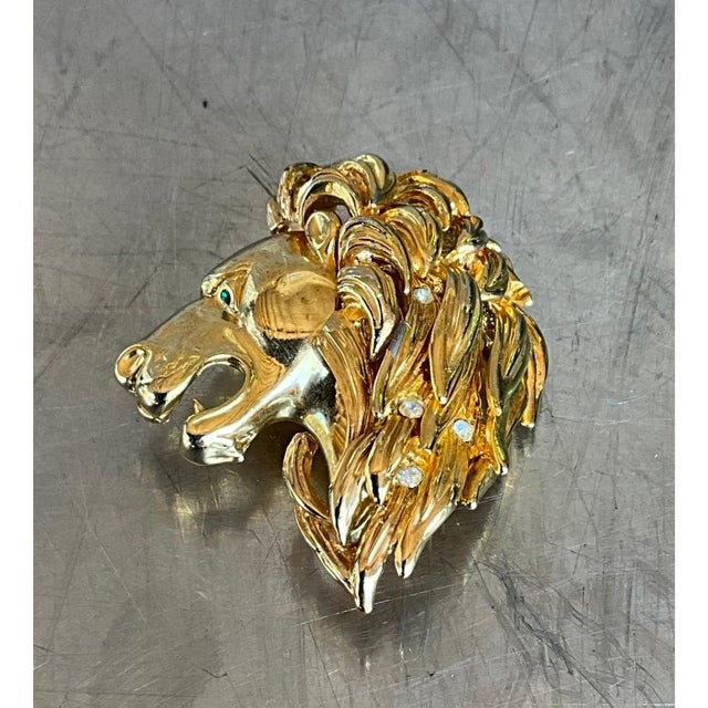 Mid 20th Century Vintage Lion's Head Gold Tone Brooch With Rhinestone Eye For Sale - Image 5 of 12