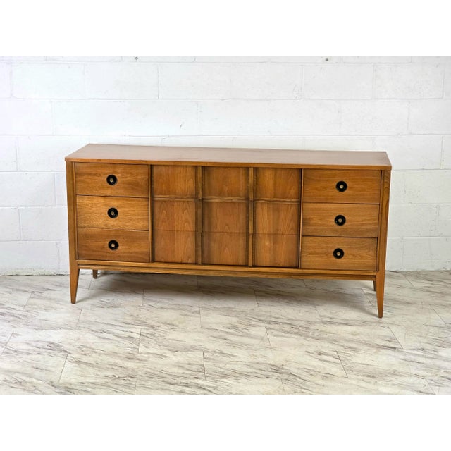 9 Drawer Walnut Lowboy By Stanley Now Available. Beautiful Bookmatched Woodgrain & Original Hardware. In Great Condition &...