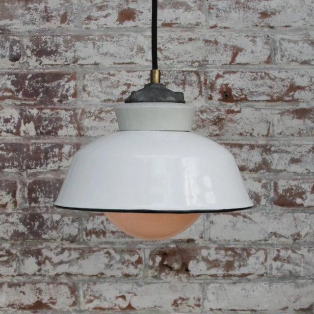 1950s Vintage Industrial White Enamel, Cast Iron & Porcelain Pendant Light, 1950s For Sale - Image 5 of 7